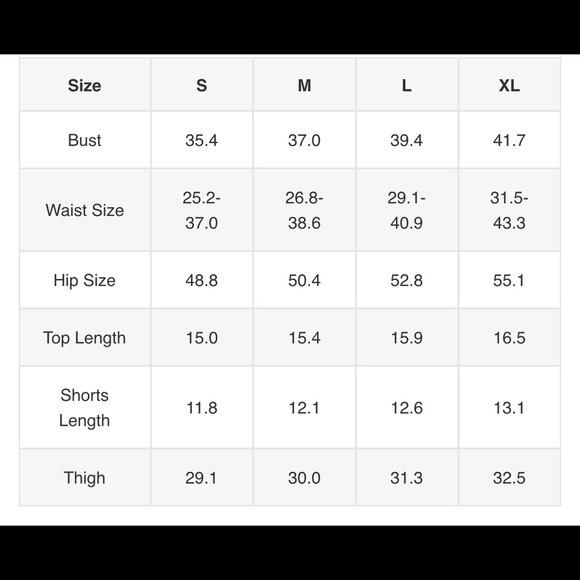 Polkadot red crop top & shorts - Picture 3 of 3